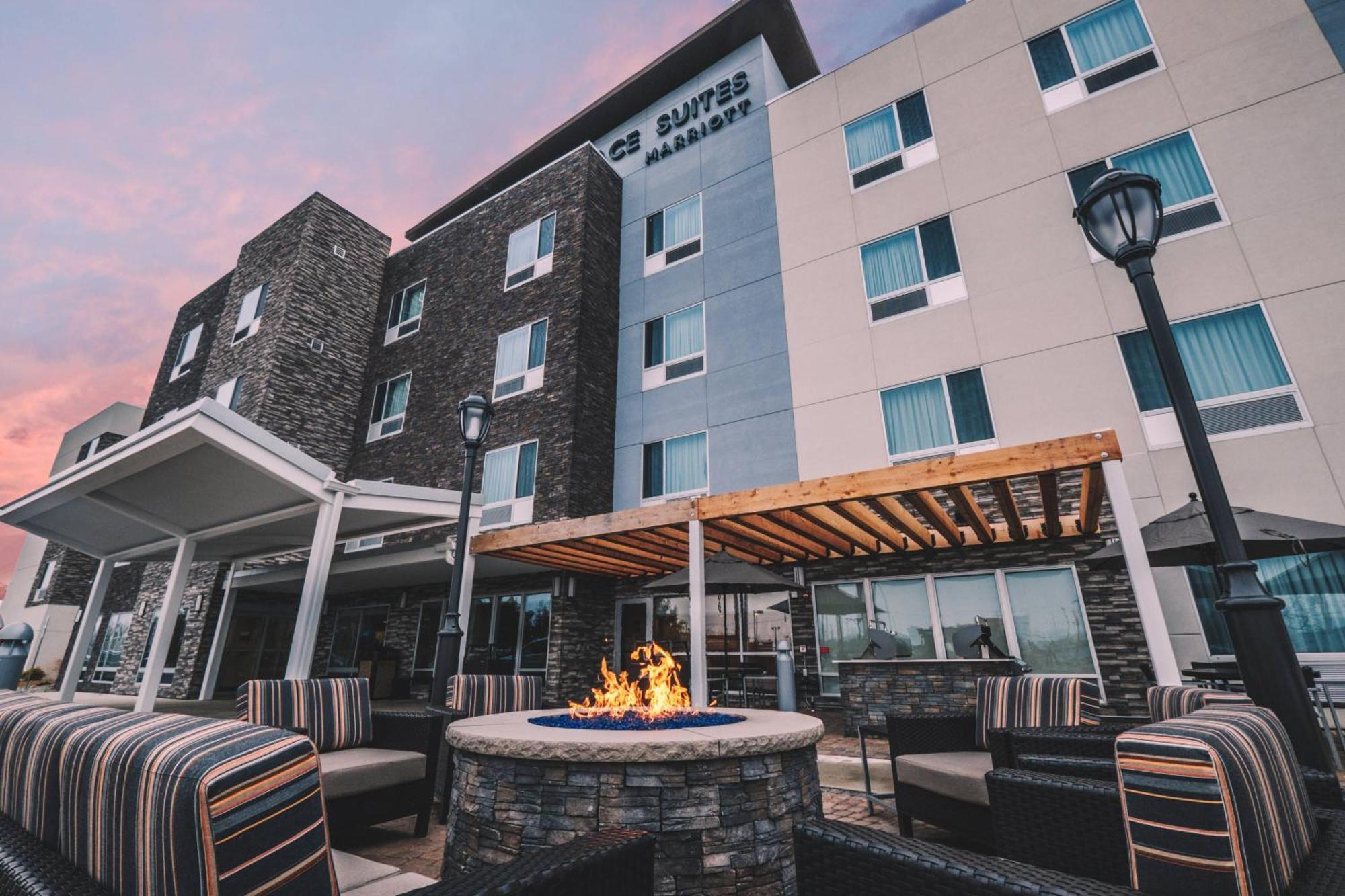 Towneplace Suites By Marriott Toledo Oregon Esterno foto
